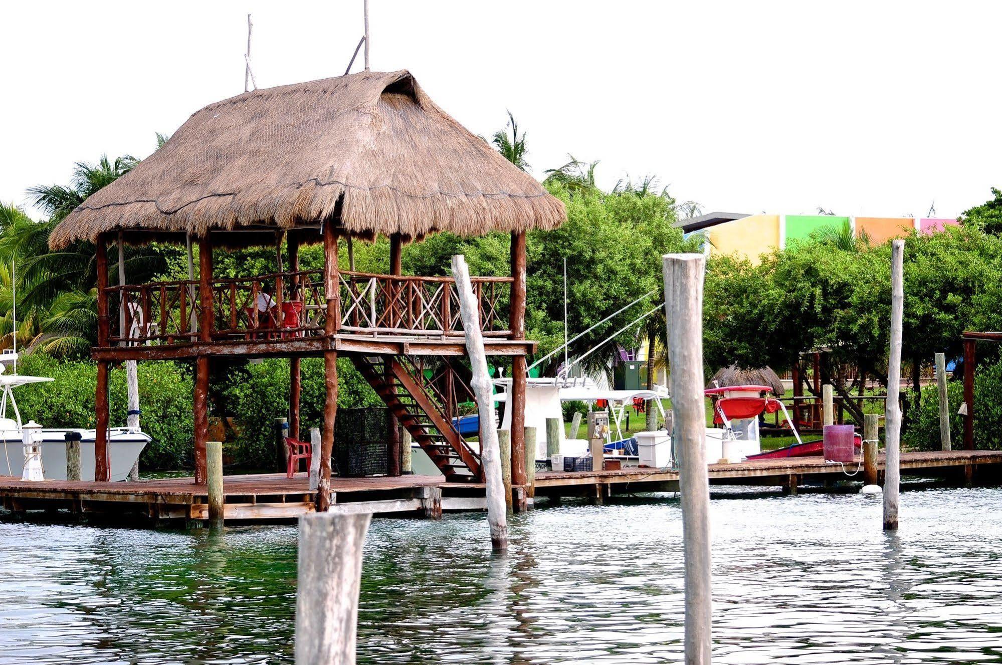 Marina Paraiso Isla Mujeres Hotel Bagian luar foto