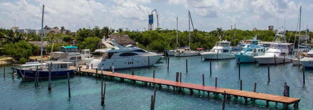 Marina Paraiso Isla Mujeres Hotel Bagian luar foto