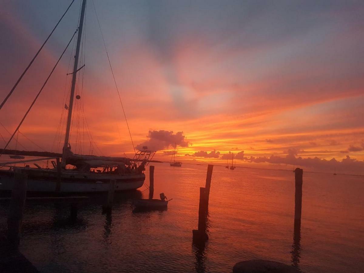 Marina Paraiso Isla Mujeres Hotel Bagian luar foto